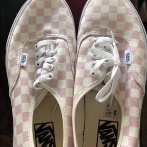 Women 10 / Men’s Vans 8.5